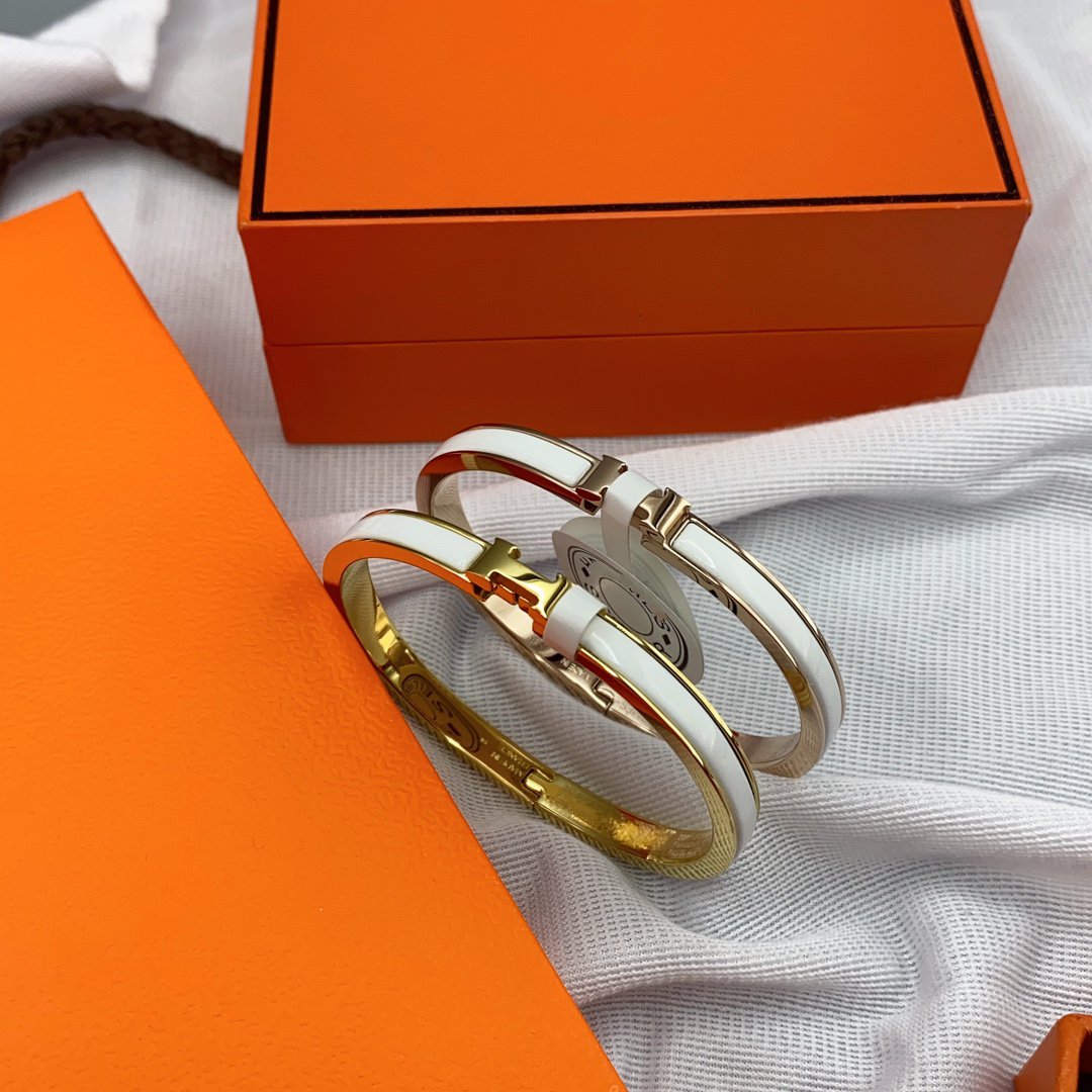 [Elara jewelsry ]CLASSIC HM CLIC WHITE 8MM ENAMEL BRACELET