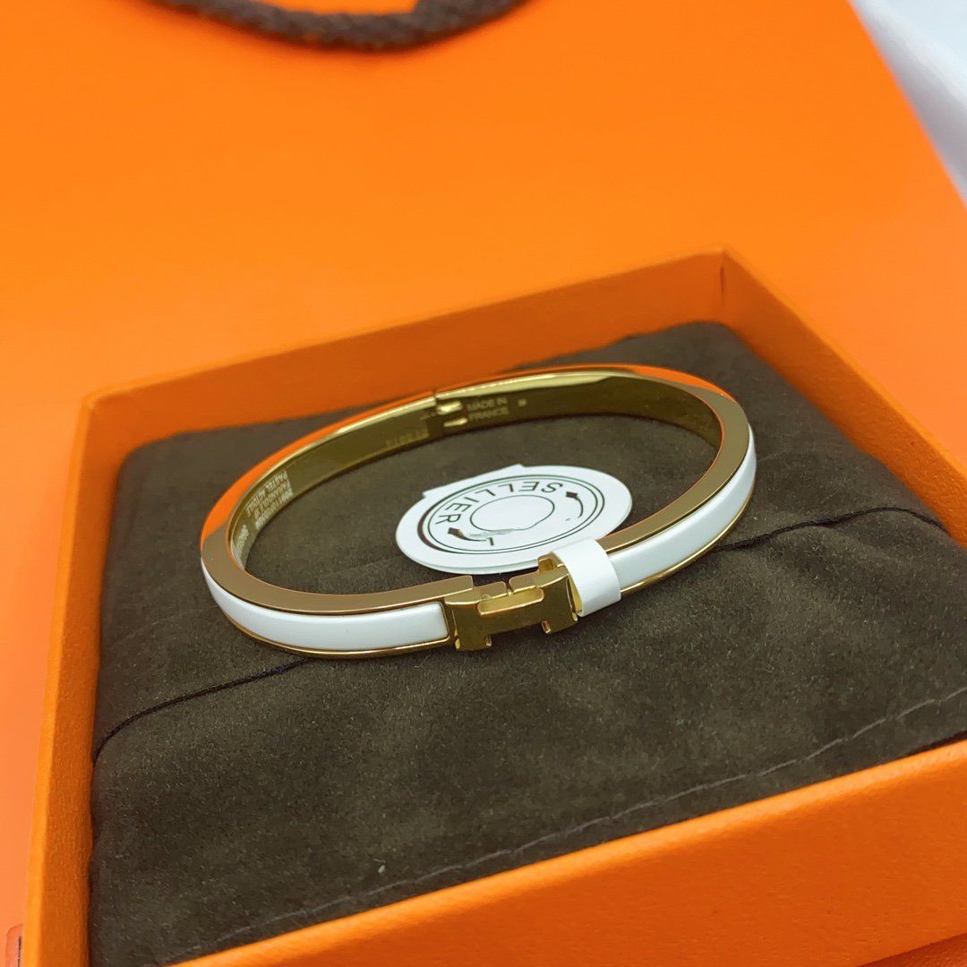 [Elara jewelsry ]CLASSIC HM CLIC WHITE 8MM ENAMEL BRACELET