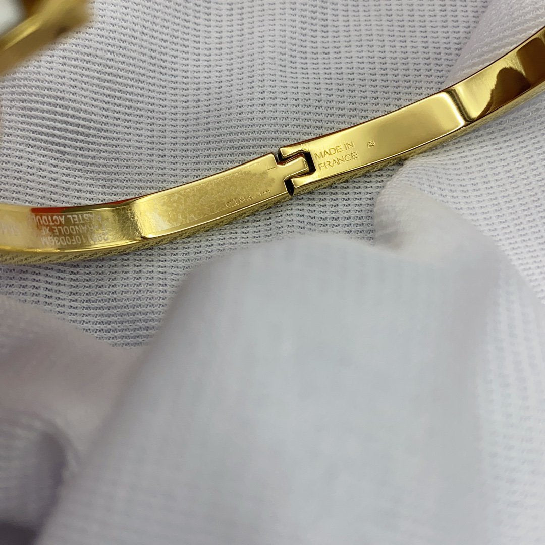 [Elara jewelsry ]CLASSIC HM CLIC WHITE 8MM ENAMEL BRACELET