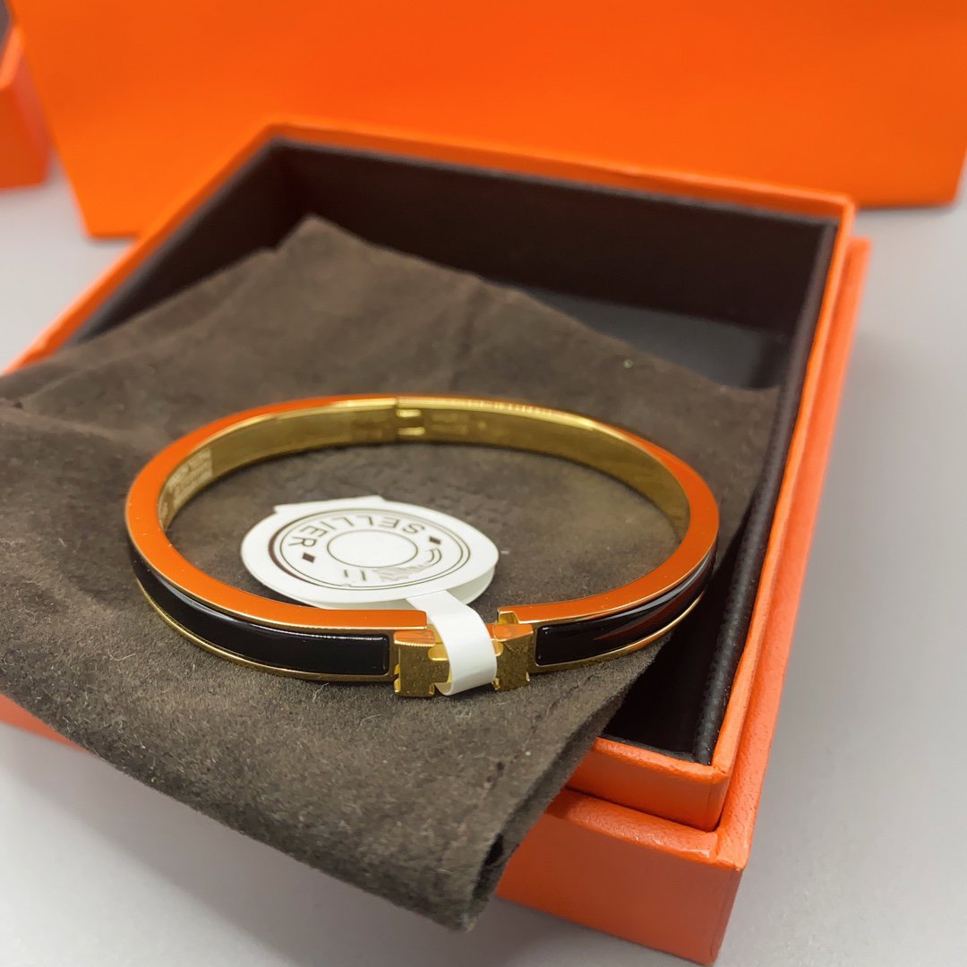 [Elara jewelsry ]CLASSIC HM CLIC BLACK 8MM ENAMEL BRACELET