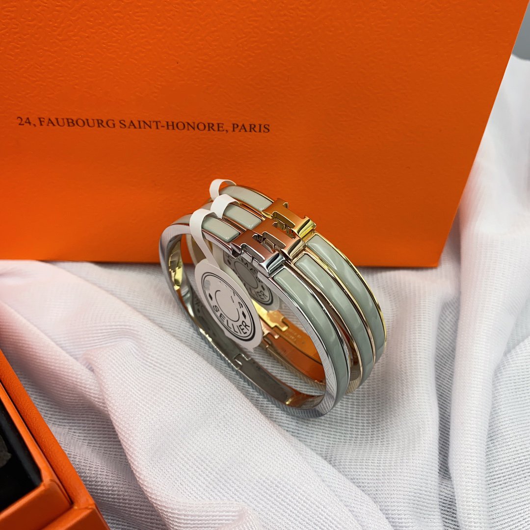 [Elara jewelsry ]CLASSIC HM CLIC GREEN 8MM ENAMEL BRACELET