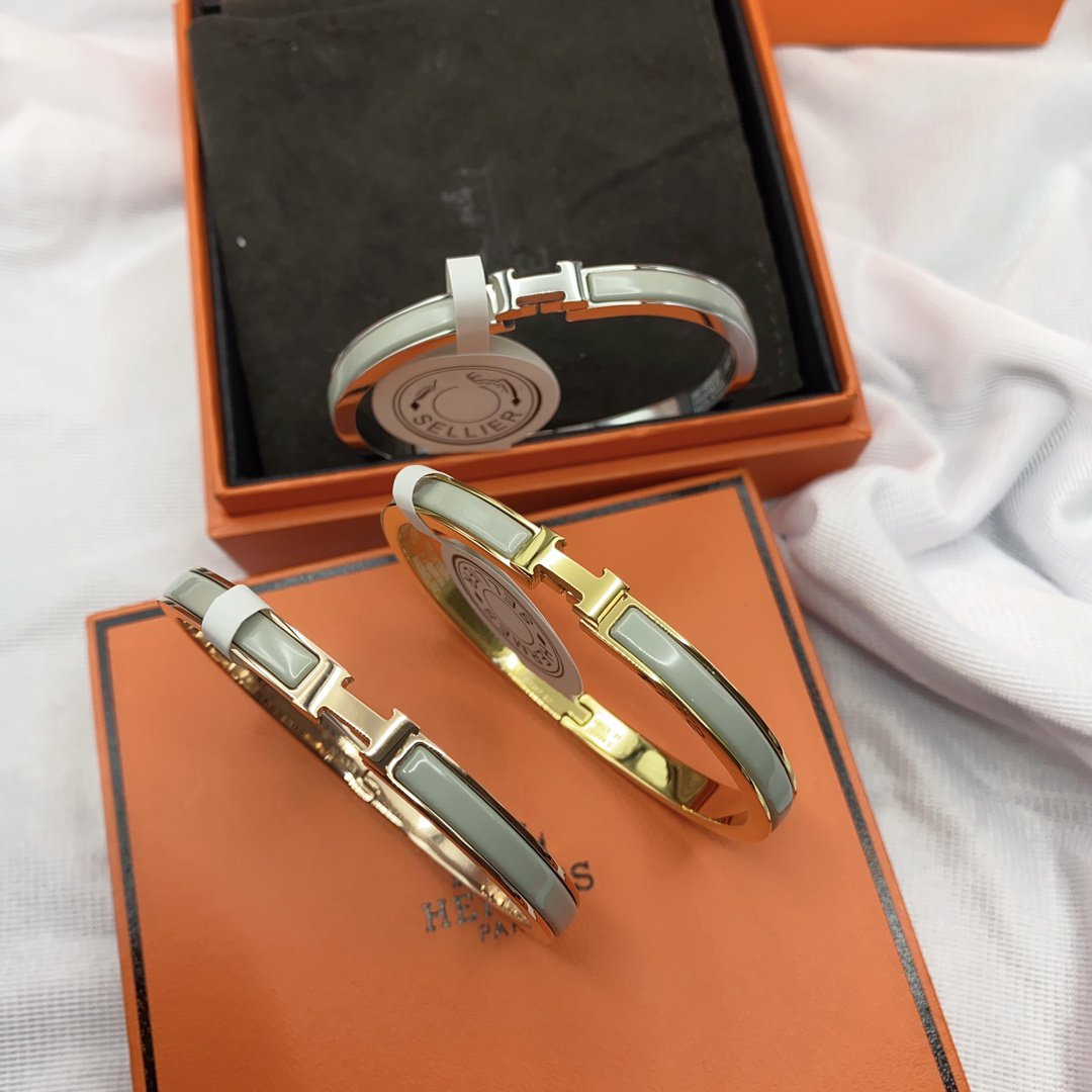 [Elara jewelsry ]CLASSIC HM CLIC GREEN 8MM ENAMEL BRACELET