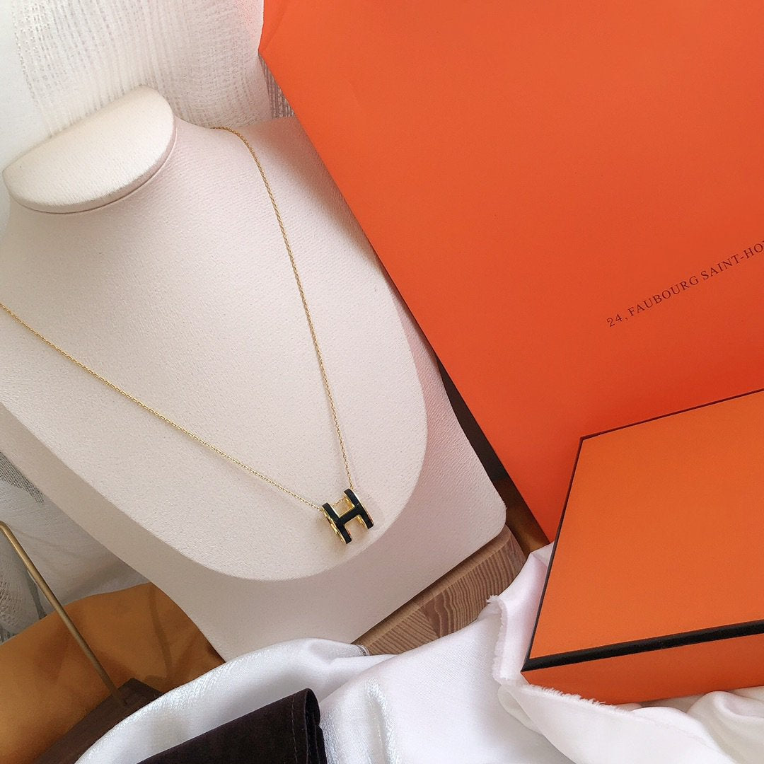 [Elara jewelsry ]HM CLIC BLACK ENAMEL GOLD NECKLACE