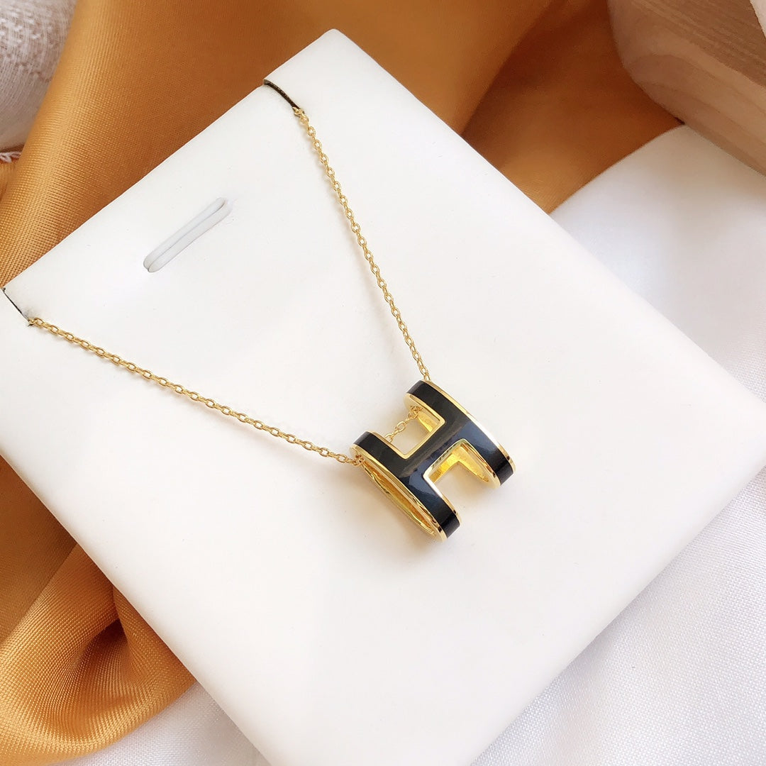 [Elara jewelsry ]HM CLIC BLACK ENAMEL GOLD NECKLACE