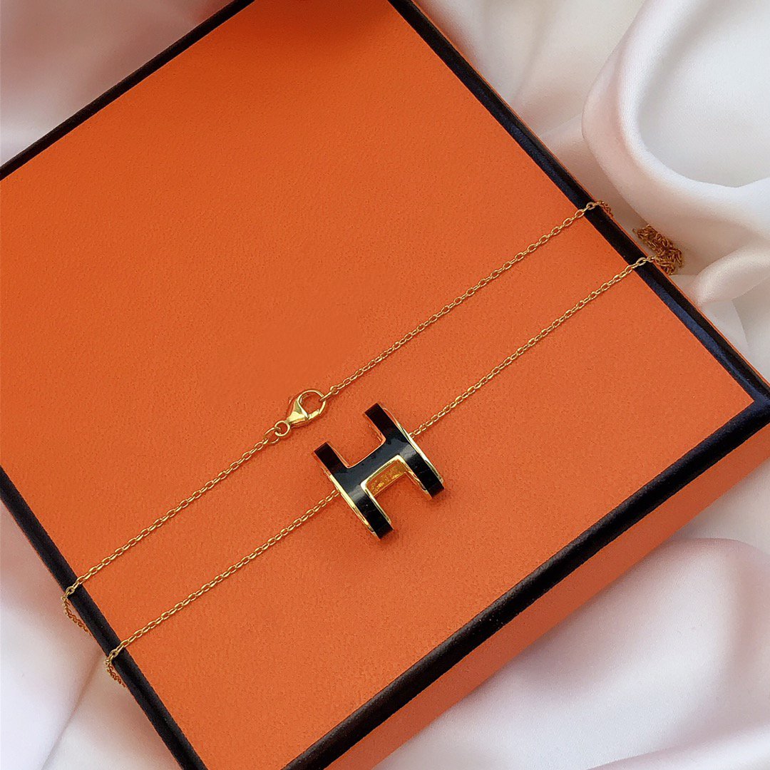 [Elara jewelsry ]HM CLIC BLACK ENAMEL GOLD NECKLACE