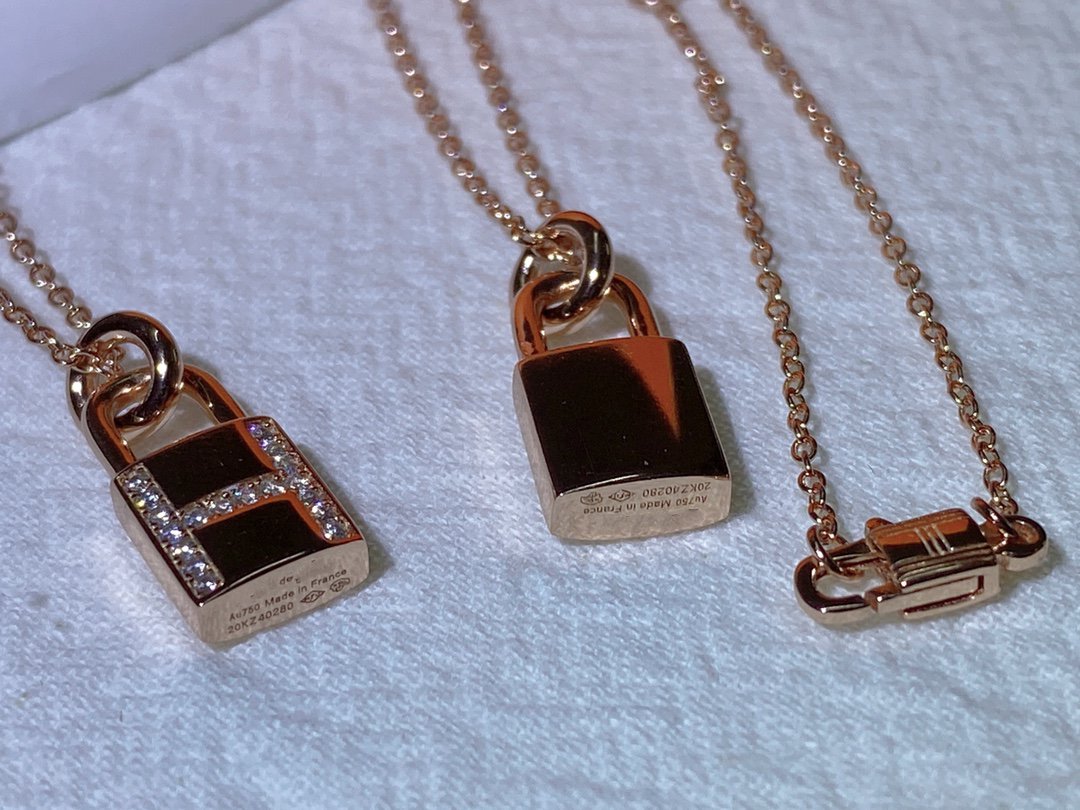 [Elara jewelsry ]HM ADVANCED NICHE LOCK HEAD NECKLACE DIAMONDS