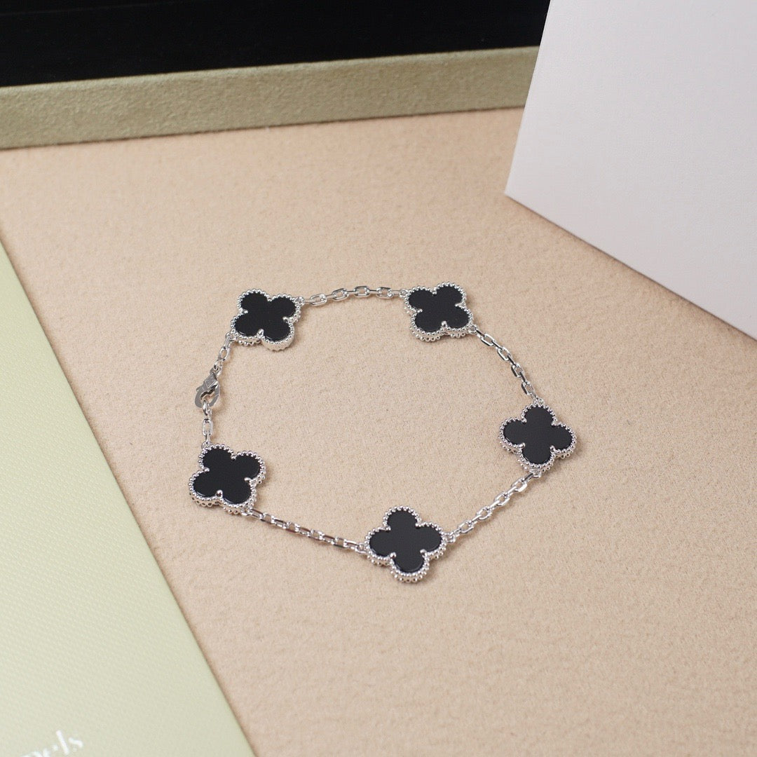[Elara jewelsry ] CLOVER 5 MOTIF ONYXS BRACELET COLLECTION