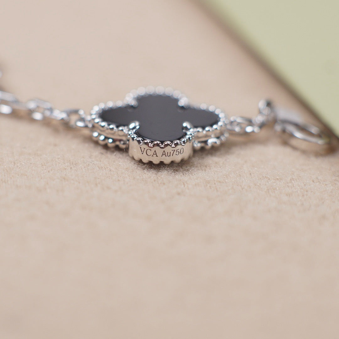 [Elara jewelsry ] CLOVER 5 MOTIF ONYXS BRACELET COLLECTION