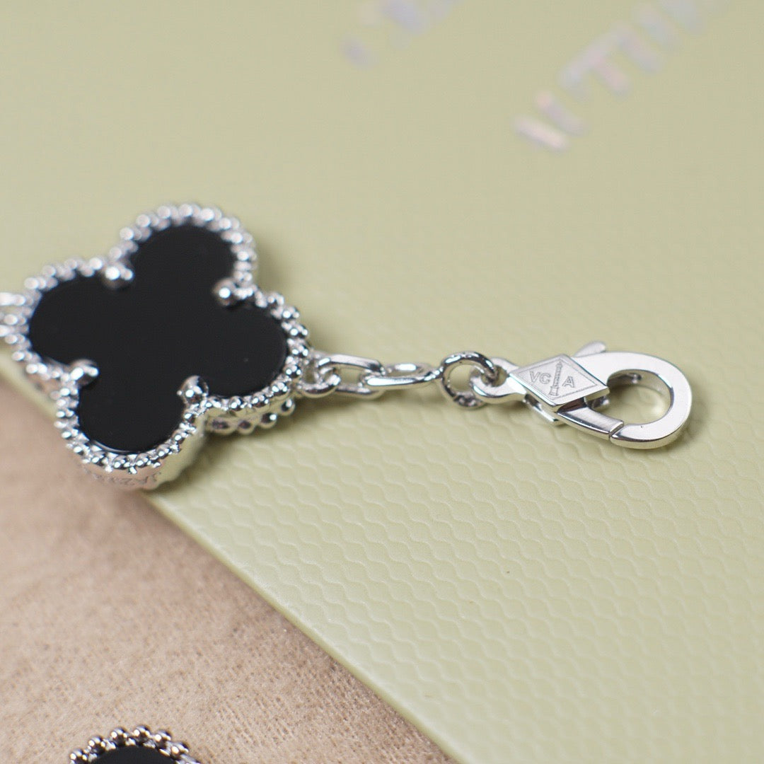 [Elara jewelsry ] CLOVER 5 MOTIF ONYXS BRACELET COLLECTION