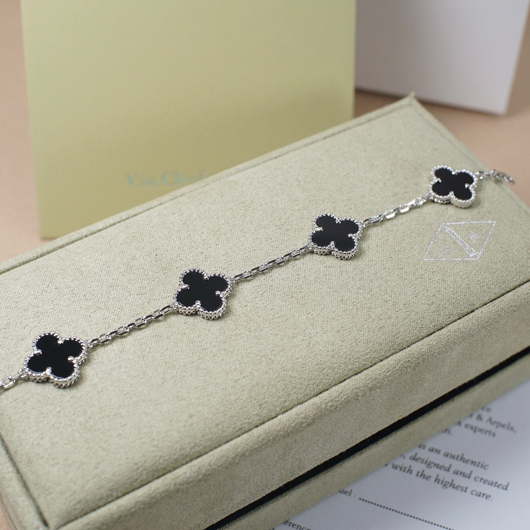 [Elara jewelsry ] CLOVER 5 MOTIF ONYXS BRACELET COLLECTION
