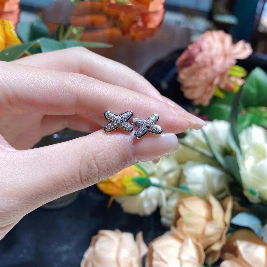 [Elara jewelsry ]JEUX DE SILVER DIAMOND EARRINGS