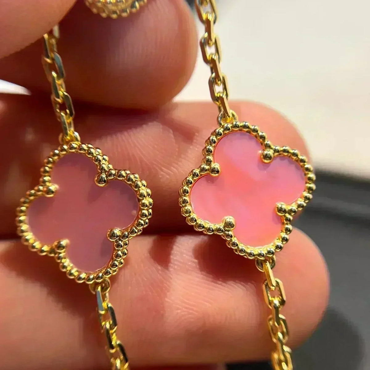 [Elara jewelsry ] CLOVER 5 MOTIFS  PINK MOP BRACELET COLLECTION