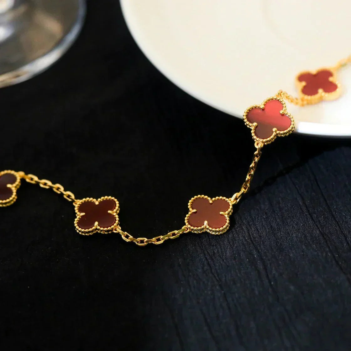[Elara jewelsry ] CLOVER 5 MOTIF RED CORNELIAN BRACELET COLLECTION