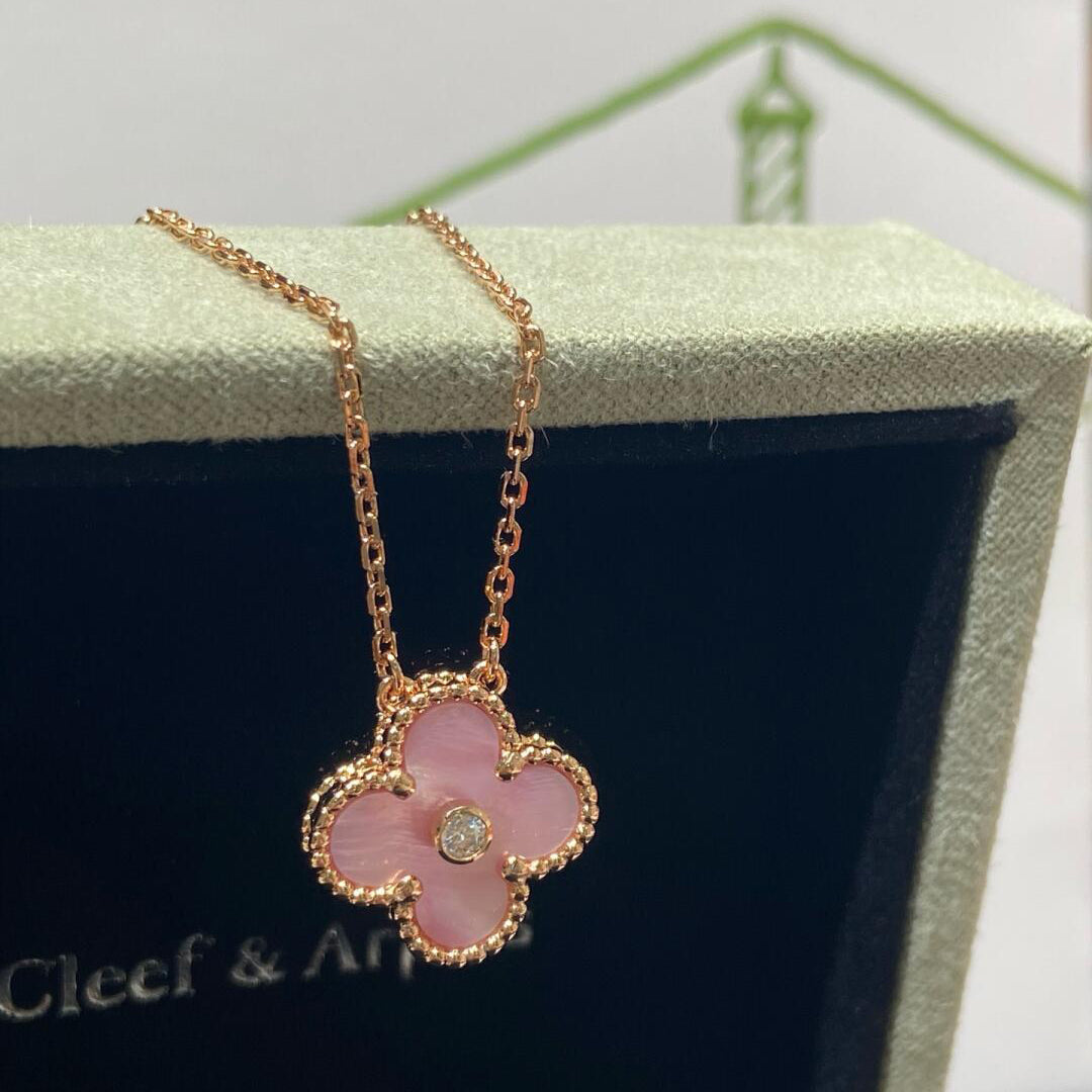 [Elara jewelsry ]CLOVER 15MM DIAMOND PINK MOP NECKLACE