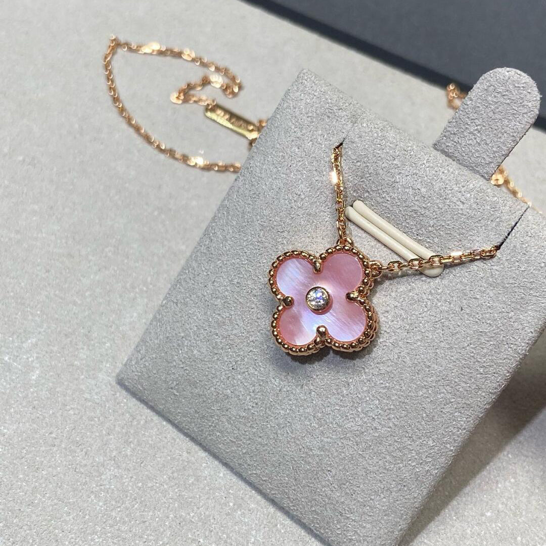 [Elara jewelsry ]CLOVER 15MM DIAMOND PINK MOP NECKLACE