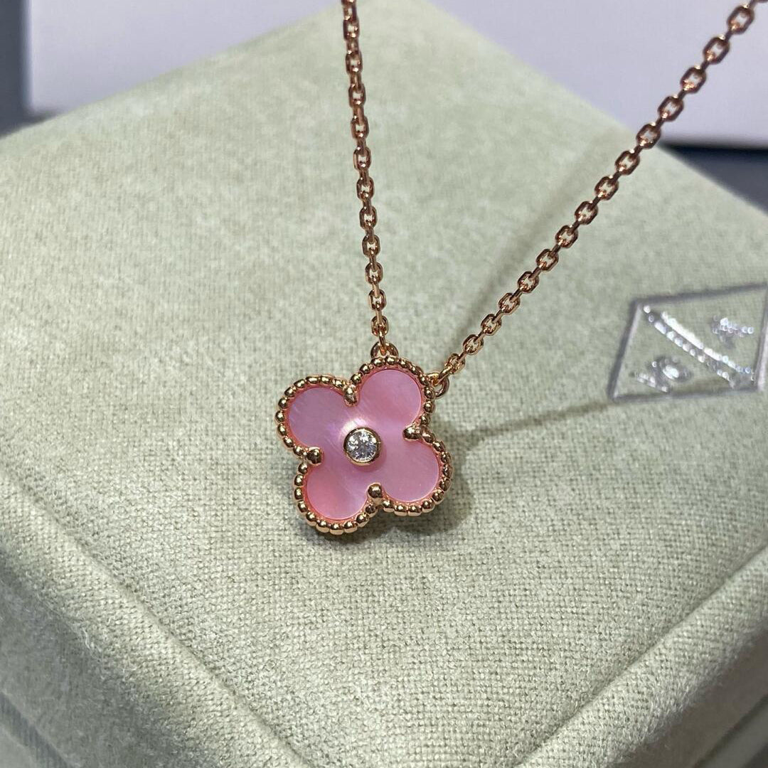 [Elara jewelsry ]CLOVER 15MM DIAMOND PINK MOP NECKLACE