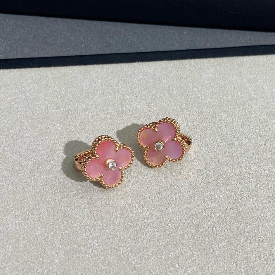 [Elara jewelsry ]CLOVER MEDIUM 1 DIAMOND PINK EARRINGS