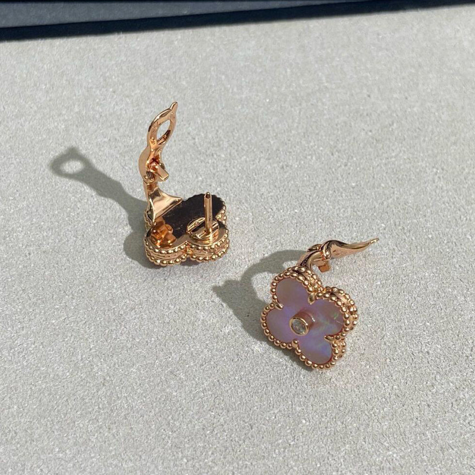 [Elara jewelsry ]CLOVER MEDIUM 1 DIAMOND PINK EARRINGS