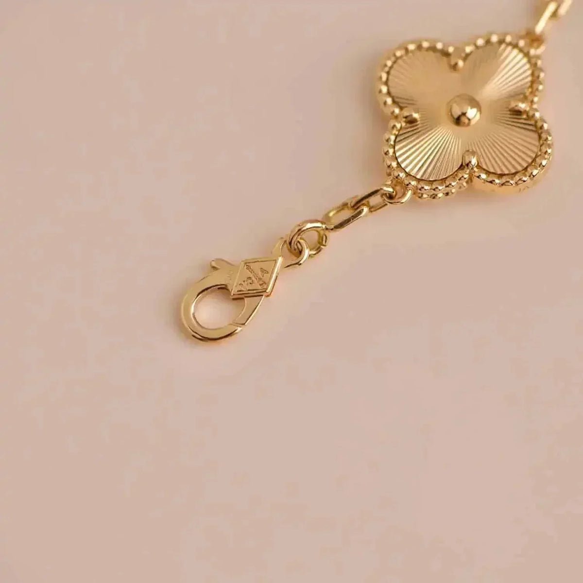 [Elara jewelsry ] CLOVER 5 MOTIF LASER BRACELET COLLECTION