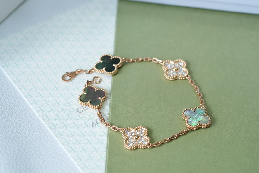 [Elara jewelsry ] CLOVER 5 MOTIF GRAY MOP BRACELET COLLECTION