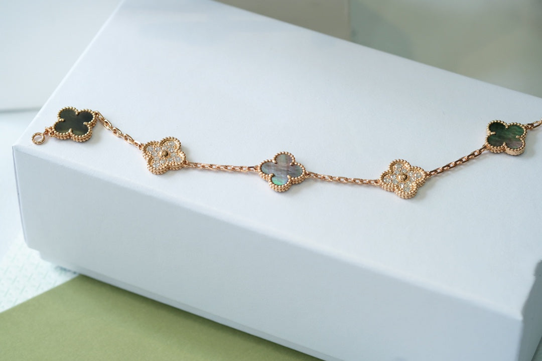 [Elara jewelsry ] CLOVER 5 MOTIF GRAY MOP BRACELET COLLECTION