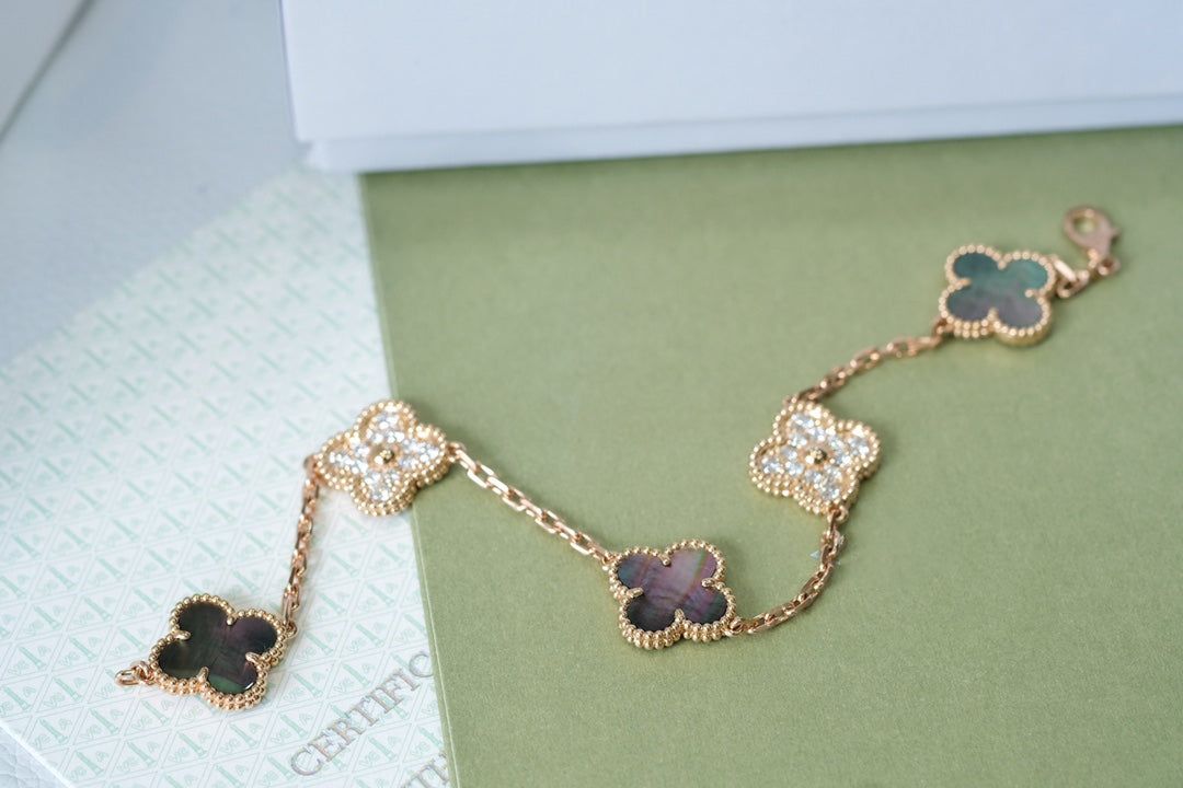 [Elara jewelsry ] CLOVER 5 MOTIF GRAY MOP BRACELET COLLECTION
