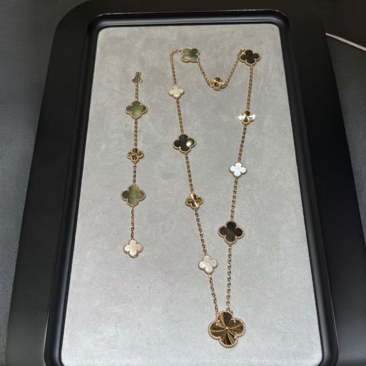 [Elara jewelsry ]DETACHABLE CLOVER 15(11+4) FLOWER ROSE GOLD NECKLACE SET