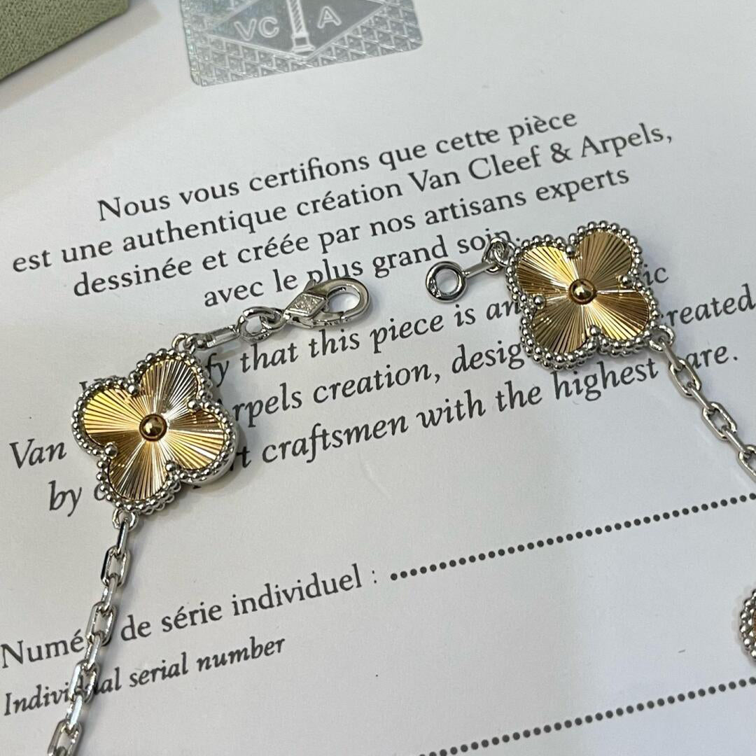 [Elara jewelsry ]CLOVER  5 MOTIFS  CHRISTMAS LIMITED EDITION BRACELET
