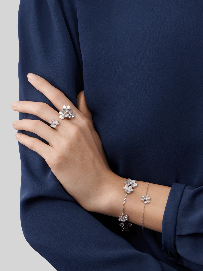 [Elara jewelsry ]FRIVOLE SILVER FLOWER DIAMOND BRACELET