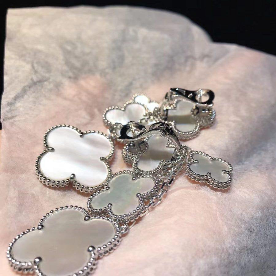 [Elara jewelsry ]CLOVER EARRINGS WHITE MOP 4 MOTIFS SILVER