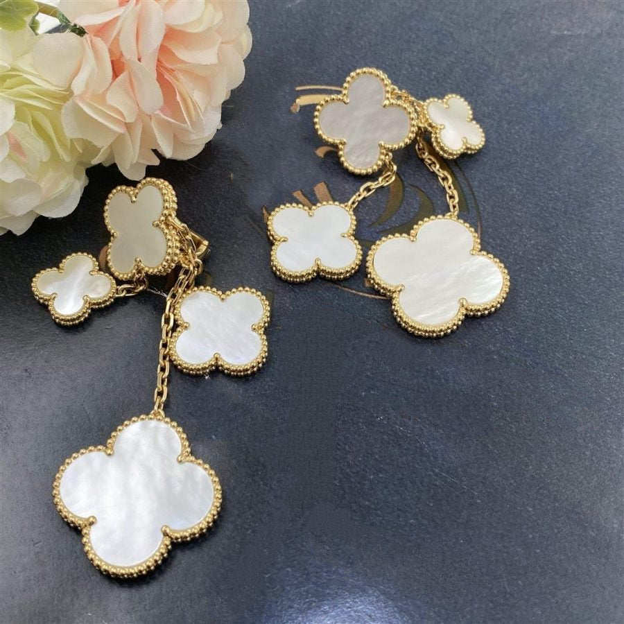 [Elara jewelsry ]CLOVER EARRINGS WHITE MOP 4 MOTIFS GOLD