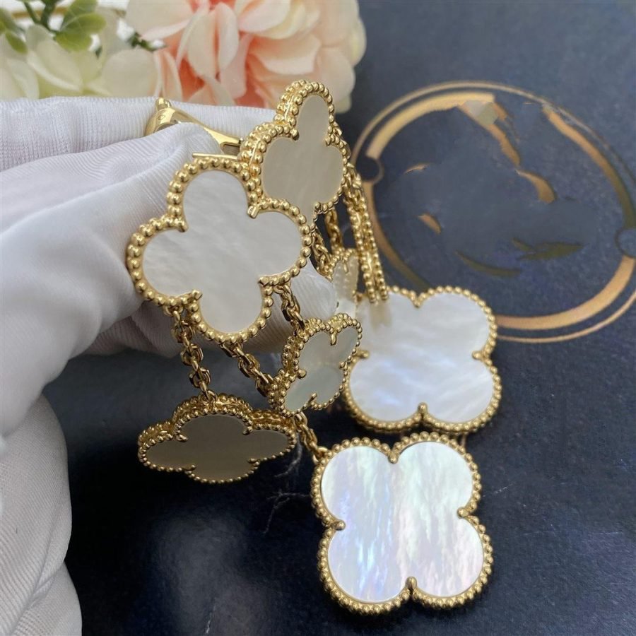 [Elara jewelsry ]CLOVER EARRINGS WHITE MOP 4 MOTIFS GOLD