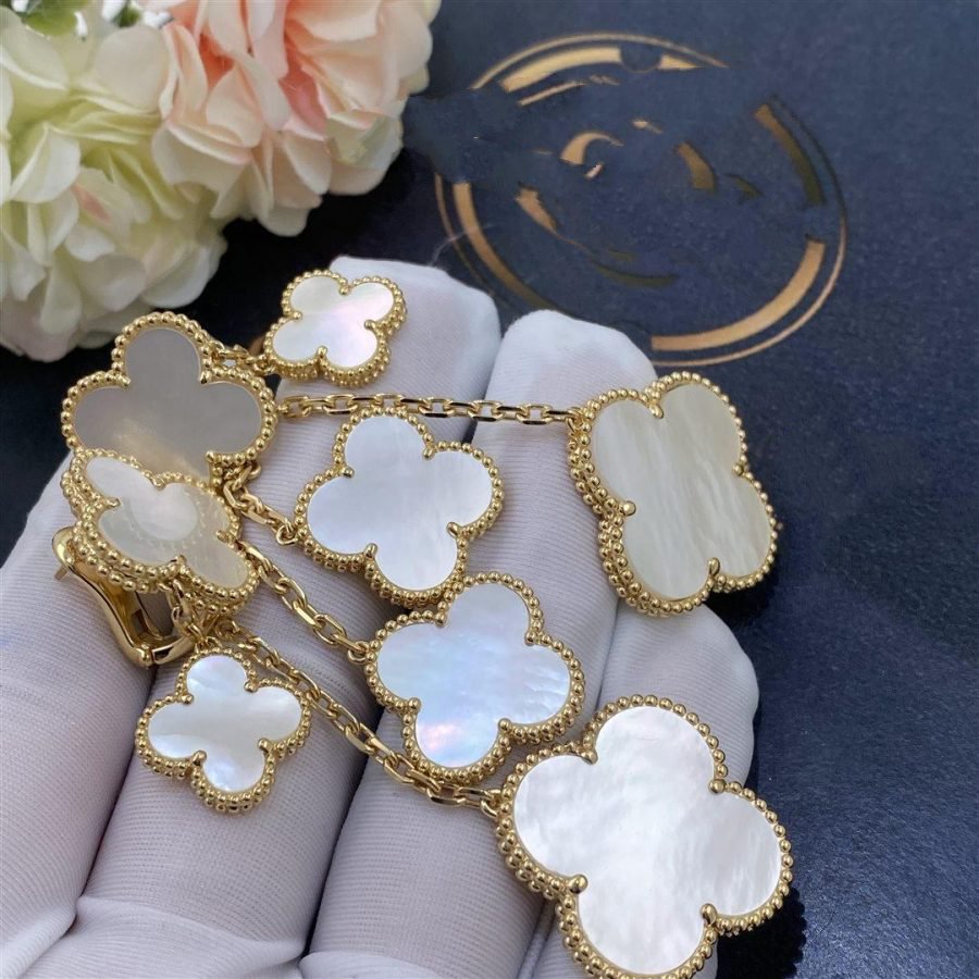 [Elara jewelsry ]CLOVER EARRINGS WHITE MOP 4 MOTIFS GOLD