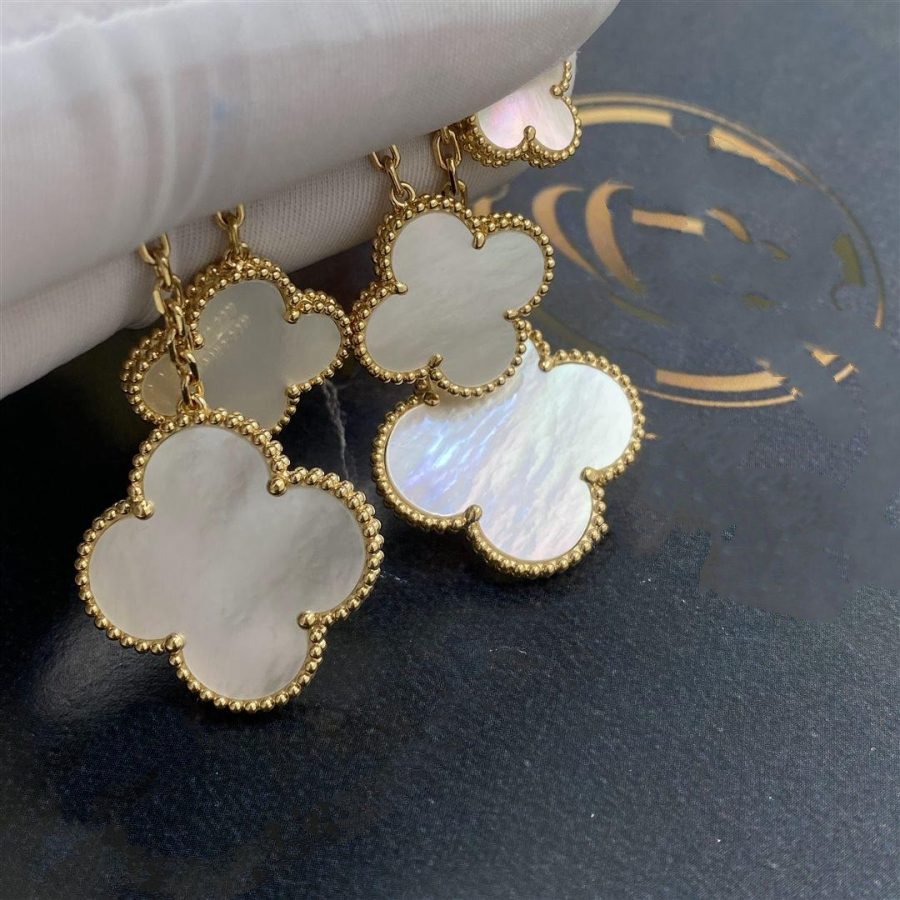 [Elara jewelsry ]CLOVER EARRINGS WHITE MOP 4 MOTIFS GOLD