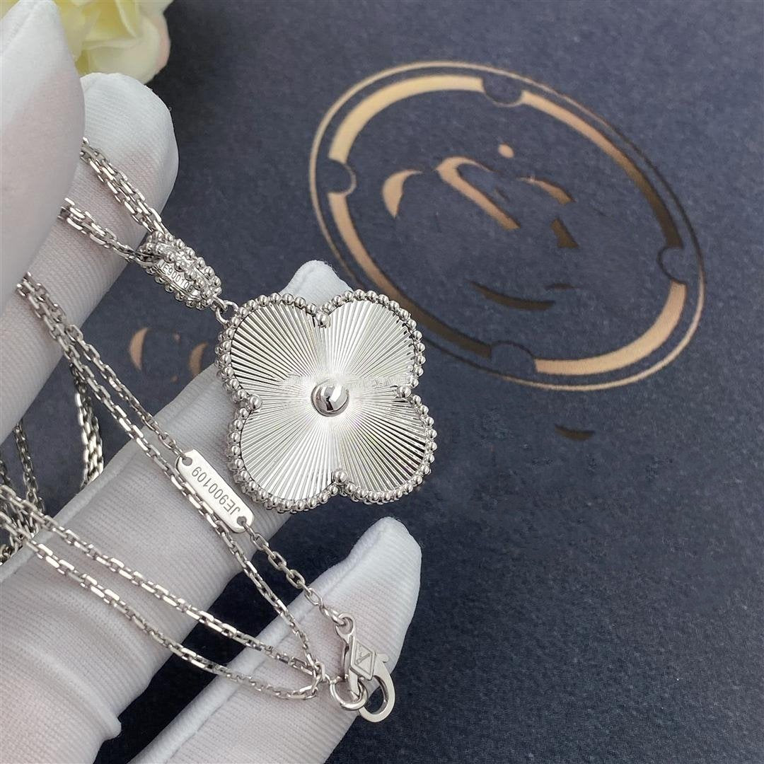 [Elara jewelsry ]CLOVER 25MM SILVER BIG CLOVER NECKLACE