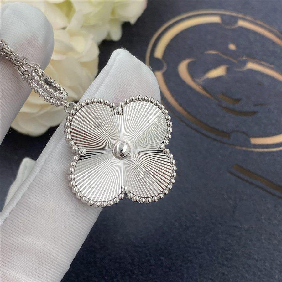 [Elara jewelsry ]CLOVER 25MM SILVER BIG CLOVER NECKLACE