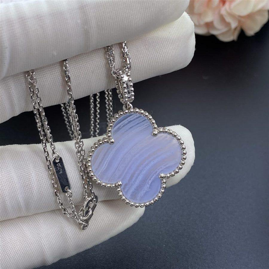 [Elara jewelsry ]CLOVER SILVER CHALCEDONY BIG CLOVER NECKLACE