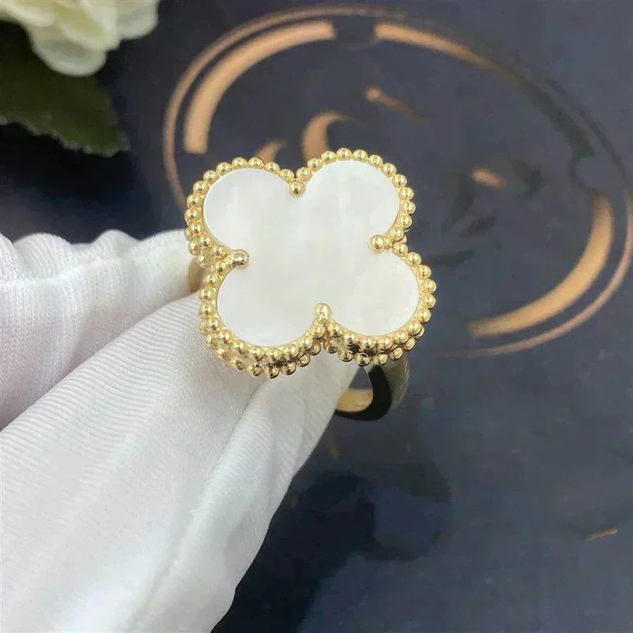 [Elara jewelsry ]CLOVER WHITE MOP RING