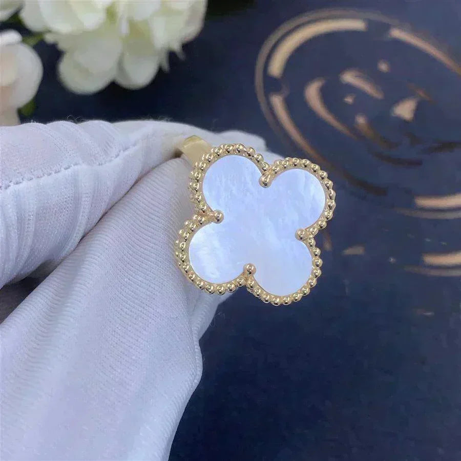 [Elara jewelsry ]CLOVER WHITE MOP RING