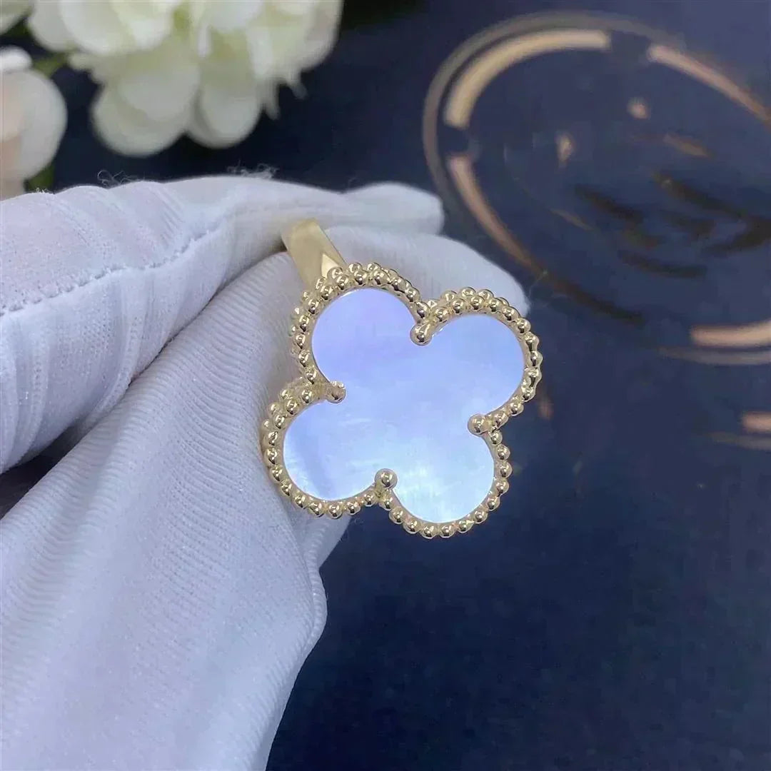 [Elara jewelsry ]CLOVER WHITE MOP RING