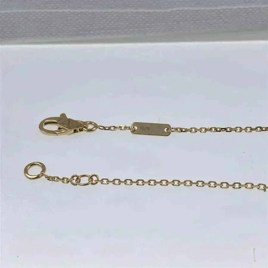 [Elara jewelsry ]CLOVER  CARNELIAN SINGLE FLOWER BRACELET