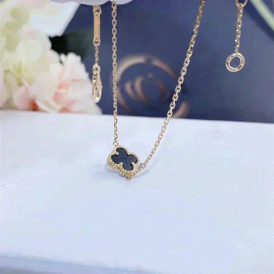 [Elara jewelsry ]CLOVER ONYX SINGLE FLOWER BRACELET