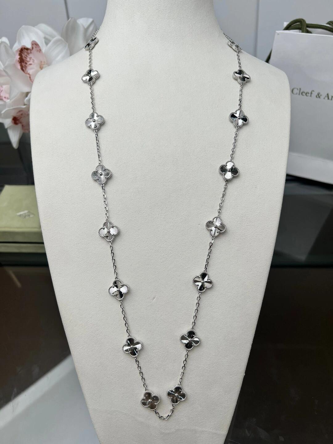 [Elara jewelsry ]CLOVER 20 MOTIFS  LASER SILVER