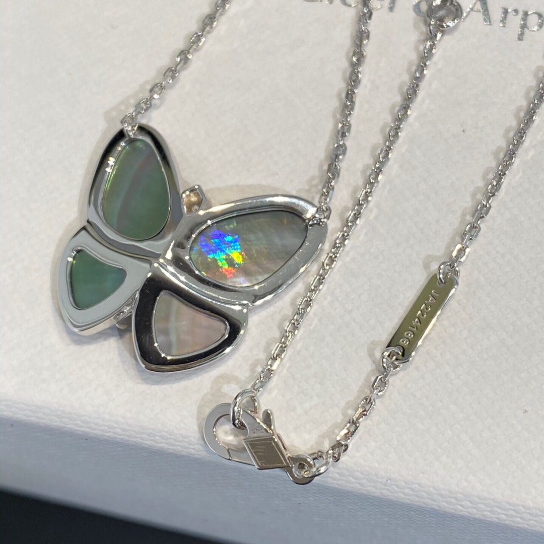 [Elara jewelsry ]LARGE BUTTERFLY SILVER PENDANT DIAMOND NECKLACE
