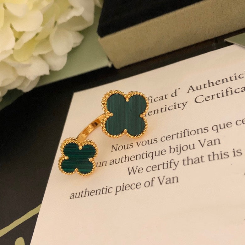 [Elara jewelsry ]CLOVER BETWEEN THE FINGER RING
