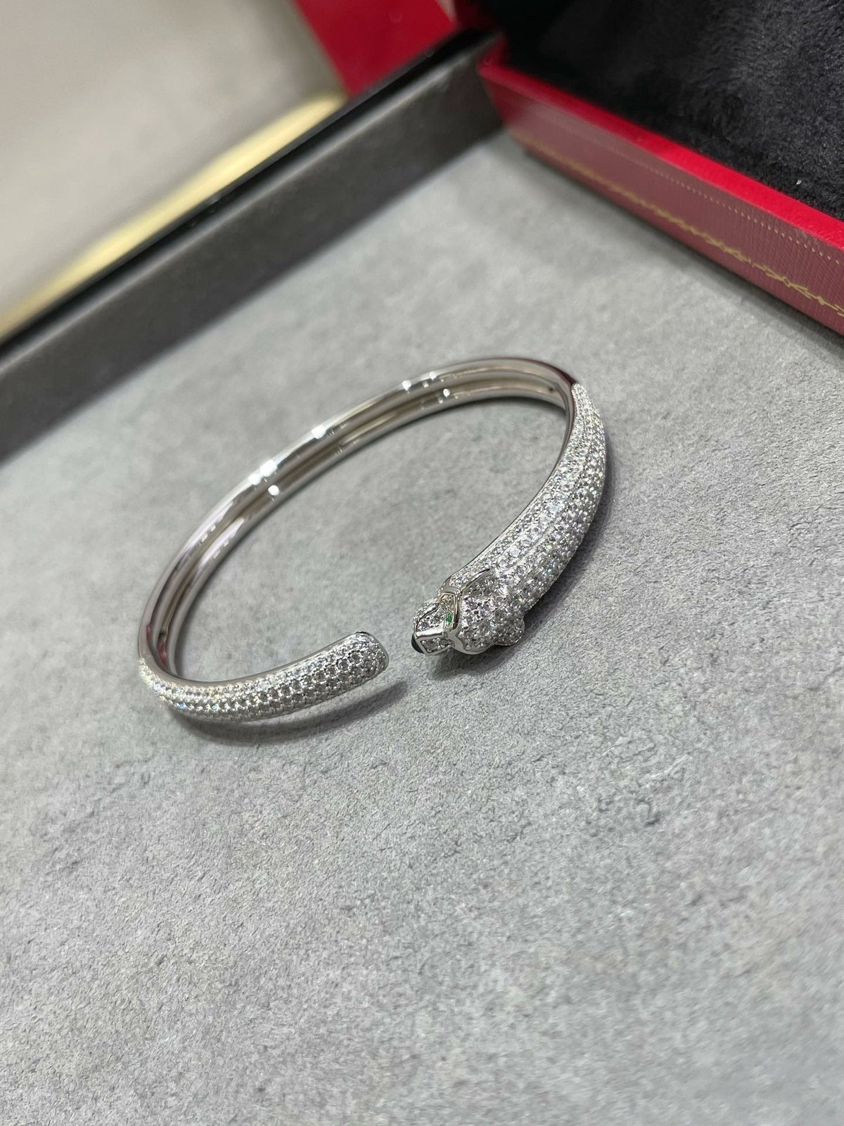 [Elara jewelsry ]PANTHERE FULL DIAMOND OPEN BRACELET