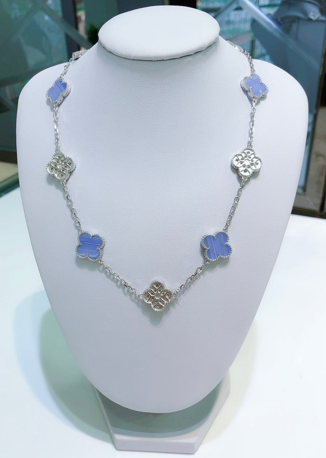 [Elara jewelsry ]CLOVER 10 MOTIFS CHALCEDONY DIAMONDS SILVER NECKLACE