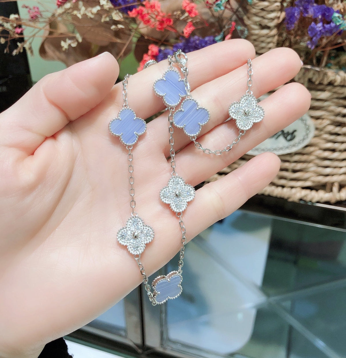 [Elara jewelsry ]CLOVER 10 MOTIFS CHALCEDONY DIAMONDS SILVER NECKLACE