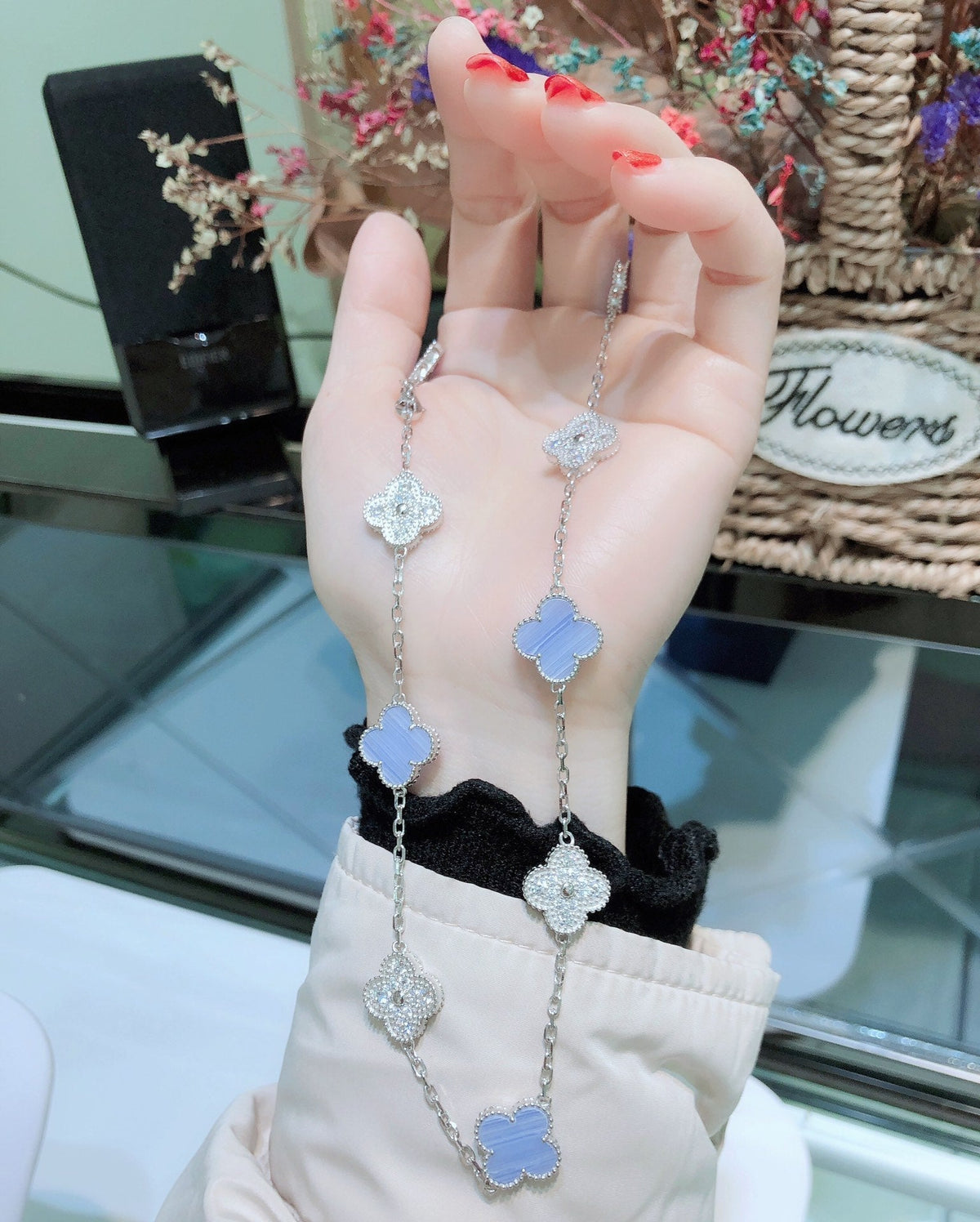[Elara jewelsry ]CLOVER 10 MOTIFS CHALCEDONY DIAMONDS SILVER NECKLACE