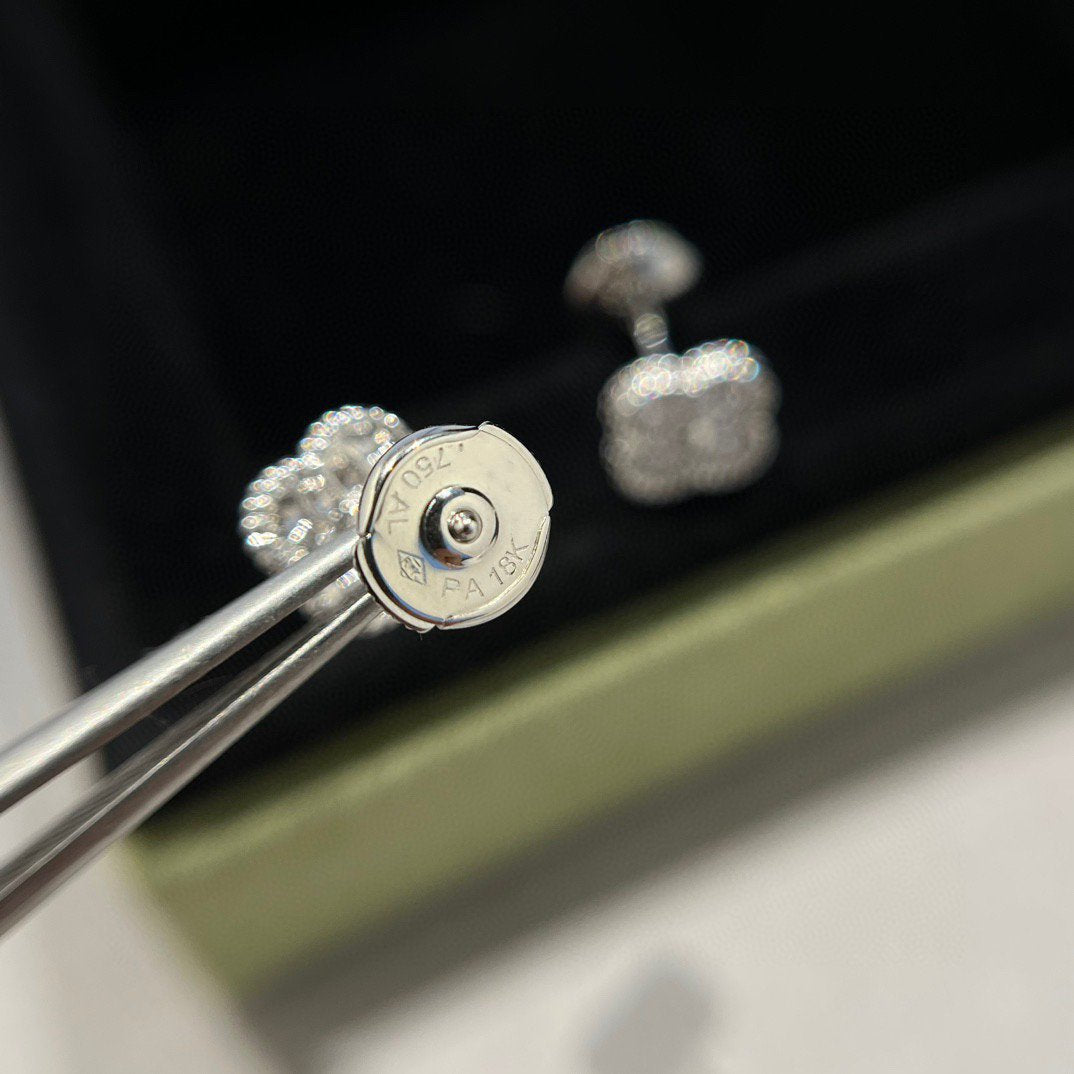 [Elara jewelsry ]CLOVER MINI DIAMOND STUD EARRINGS